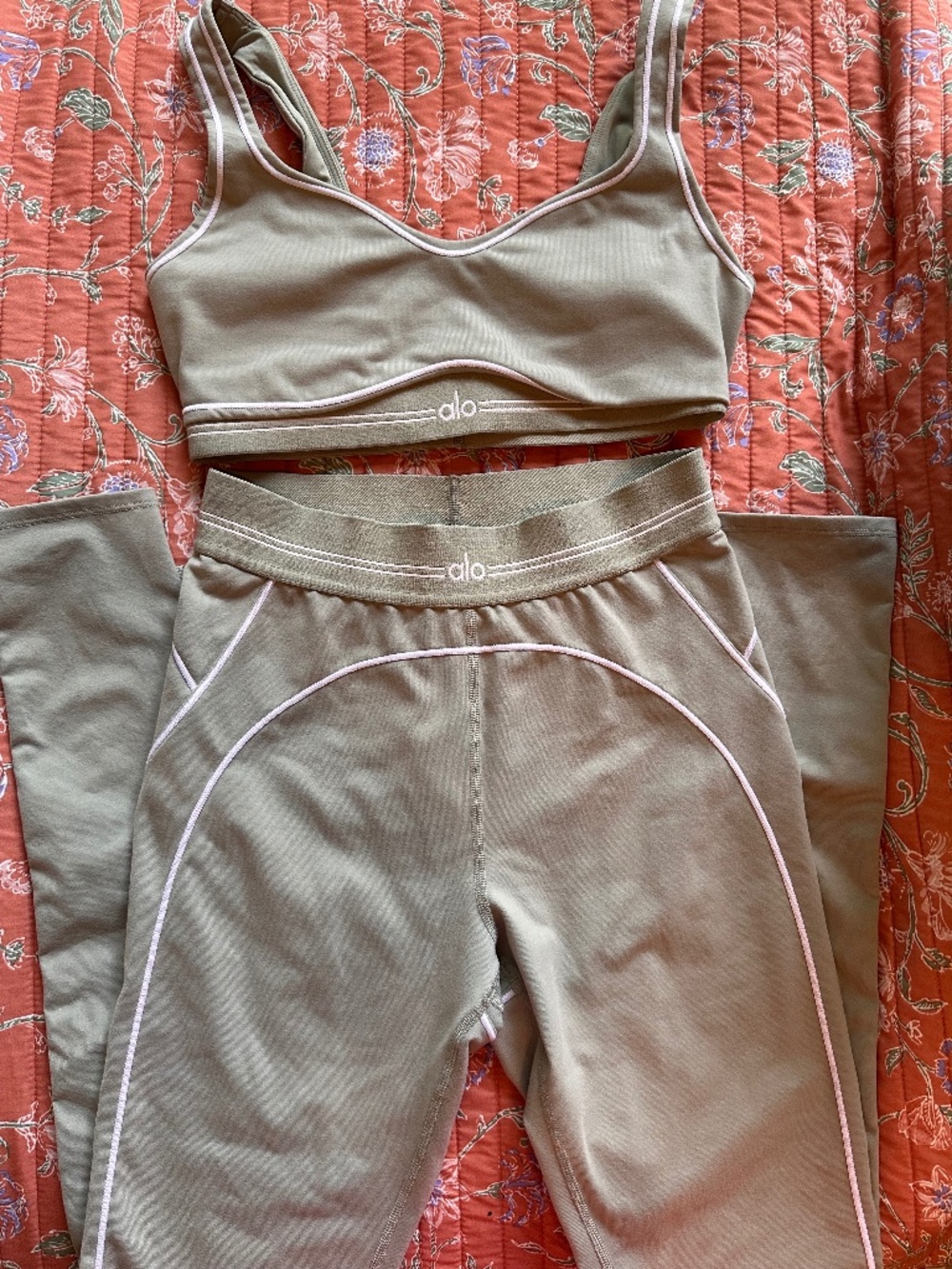 Alo Heart Throb Set in Limestone!